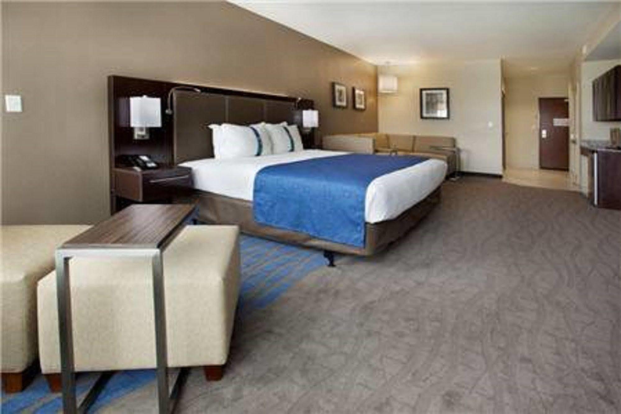 Holiday Inn Hotel & Suites Northwest San Antonio By Ihg Bilik gambar